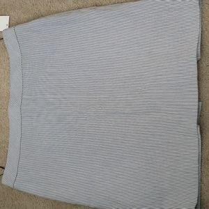 🤩3 FOR $30 SALE🤩 Jones New York Collection The Lucy Skirt